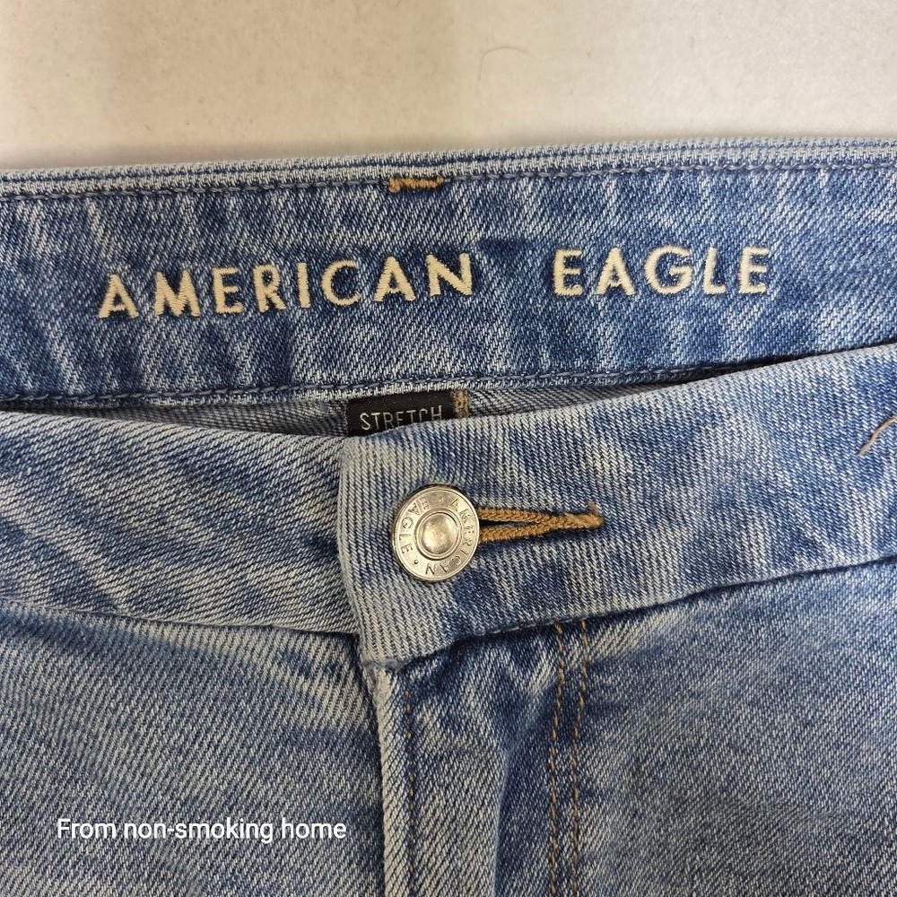 Women's American Eagle Light Blue Distressed Curvy Mom Jeans Size 18 - Picture 9 of 12